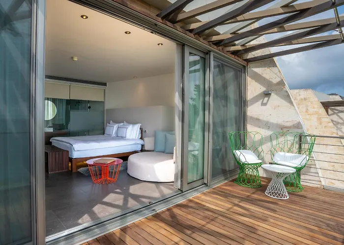 Hotel Kuum & Golturkbuku